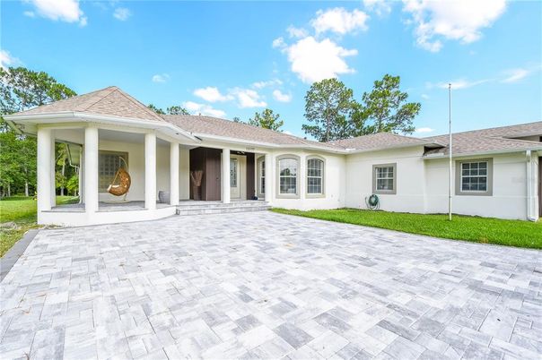 Backyard, Exterior, Facade, Ranch