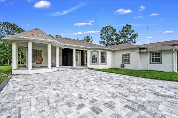 Backyard, Exterior, Facade, Ranch