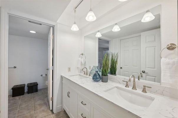 Bathroom, Dual Sink Vanities, Interior, Pendant Lights, Recessed Lighting