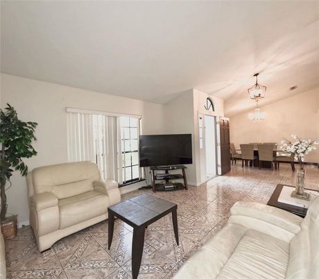 Chandelier, Dining room, Interior, Living room