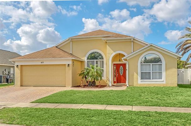 Attached, Exterior, Facade, Ranch
