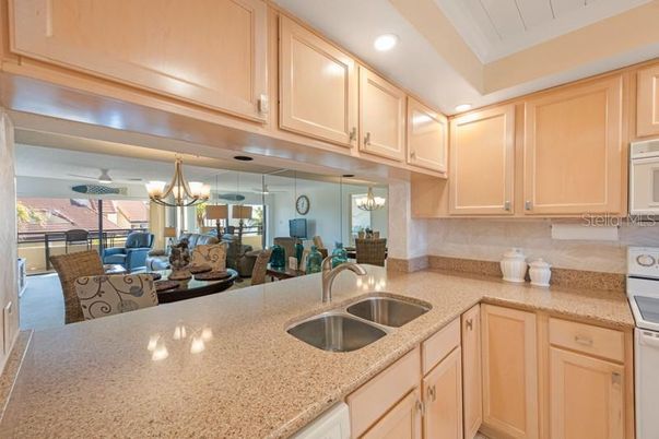 Chandelier, Dining room, Interior, Kitchen, Living room, Recessed Lighting