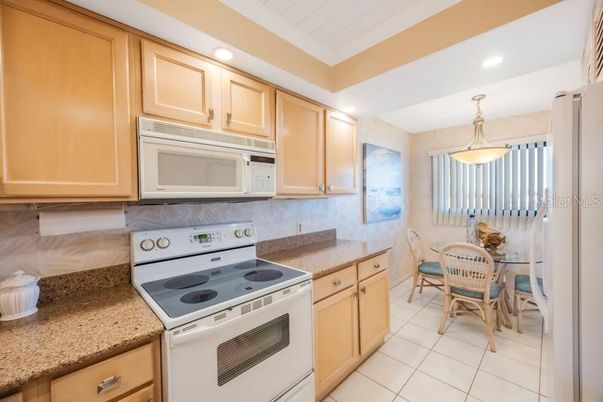 Dining room, Interior, Kitchen, Pendant Lights, Recessed Lighting