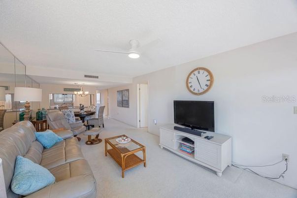Chandelier, Dining room, Interior, Living room