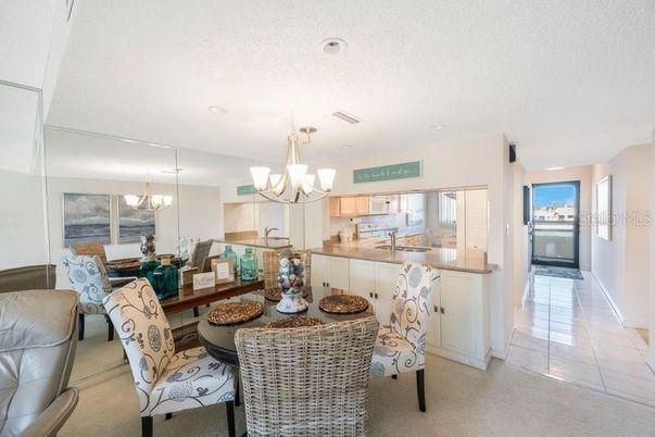 Chandelier, Dining room, Interior, Kitchen, Recessed Lighting