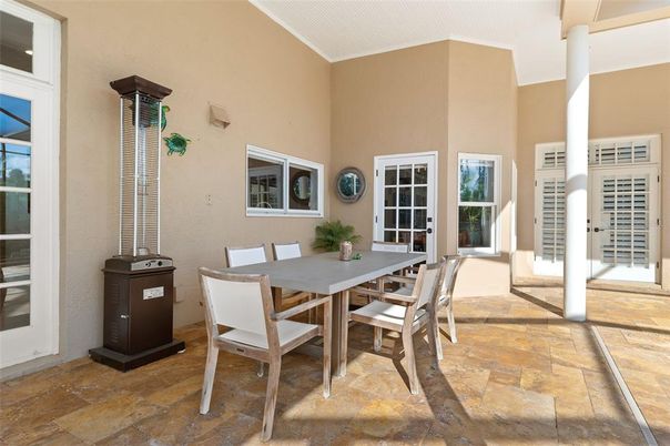 Dining room, Interior