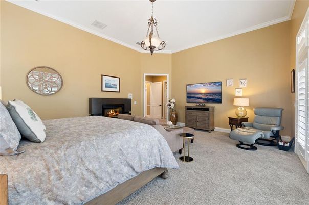 Bedroom, Fireplace, Interior, Pendant Lights