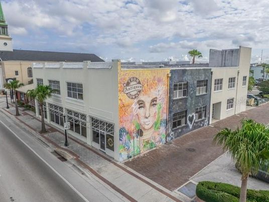 Exterior, Facade, None