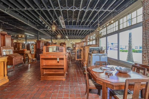 Dining room, Interior