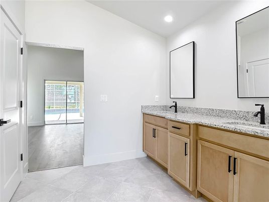 Bathroom, Interior, Recessed Lighting