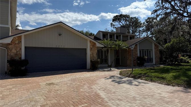 Attached, Exterior, Facade, Farmhouse
