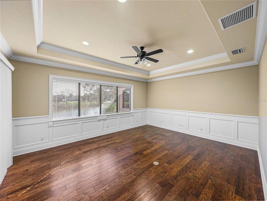 Empty room, Interior, Recessed Lighting, Wood Texture Flooring