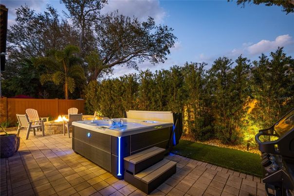 Exterior, Hot Tub