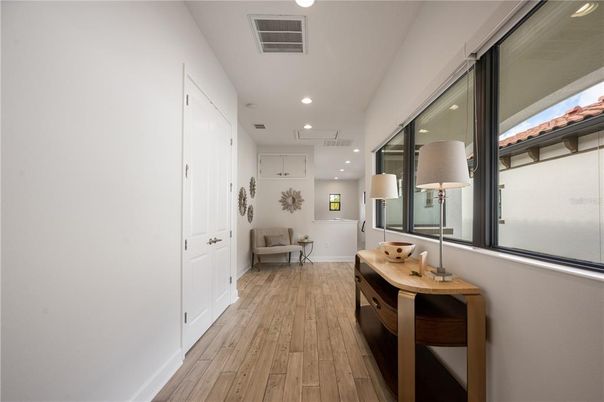 Interior, Recessed Lighting, Wood Texture Flooring