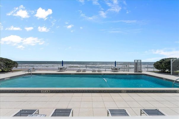 Exterior, Pool, Water