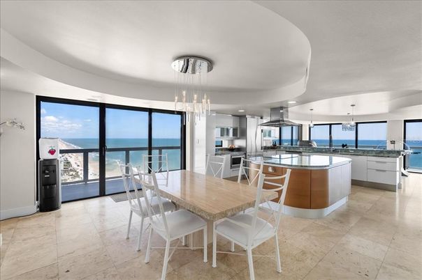 Dining room, Interior, Kitchen, Pendant Lights, Recessed Lighting, Water