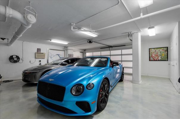 Garage, Interior
