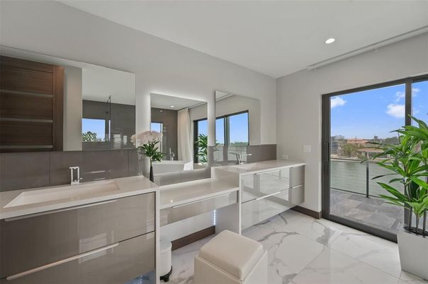 Bathroom, Interior, Marble, Recessed Lighting