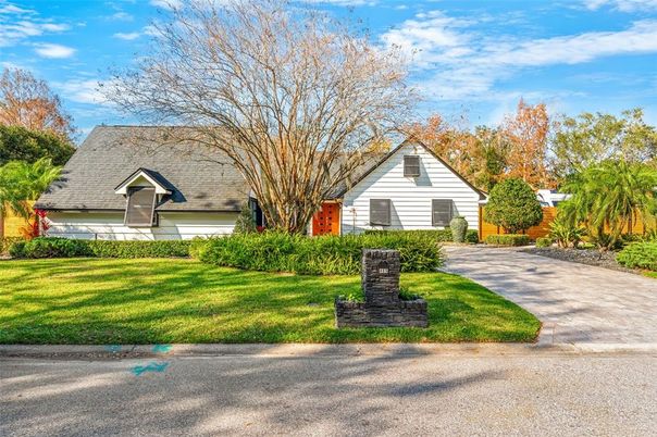 Attached, Exterior, Facade, Cape Cod