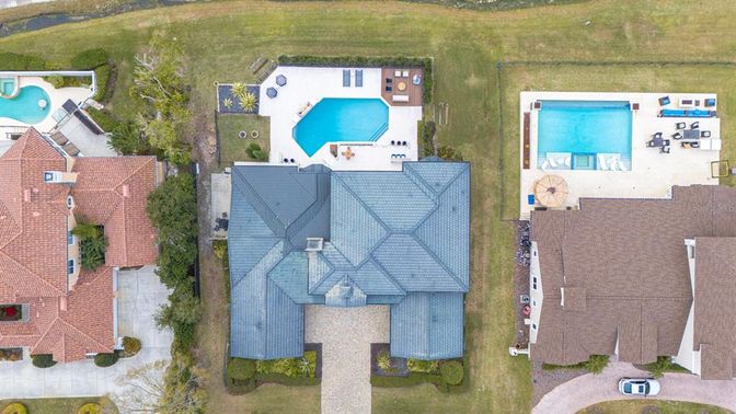 Exterior, Drone