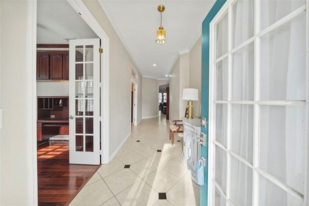 Interior, Pendant Lights, Recessed Lighting, Wood Texture Flooring