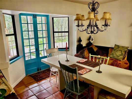 Chandelier, Dining room, Interior