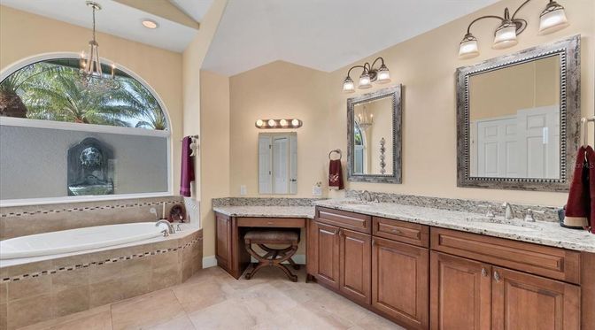 Bathroom, Dual Sink Vanities, Interior, Recessed Lighting
