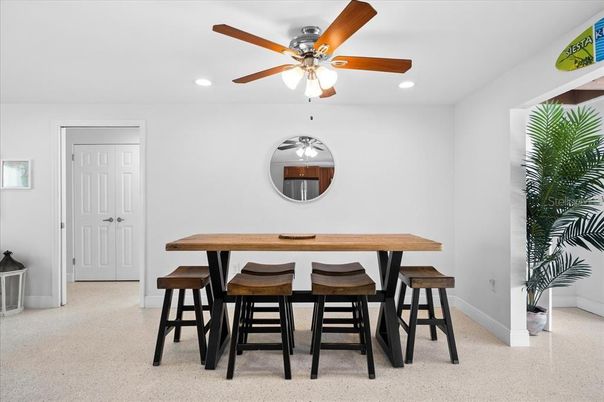 Dining room, Interior, Recessed Lighting