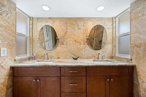 Bathroom, Dual Sink Vanities, Interior, Recessed Lighting