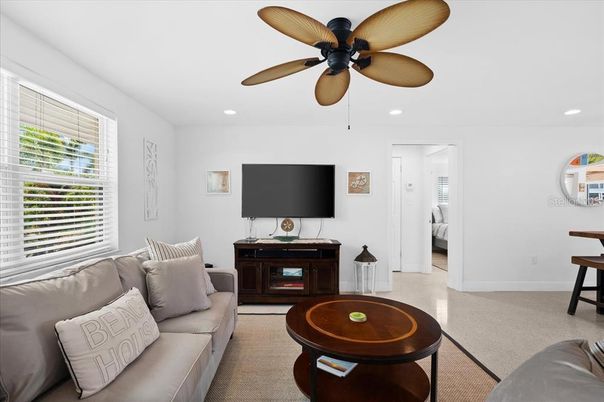 Bedroom, Interior, Living room, Recessed Lighting