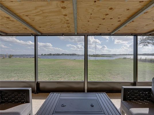 Interior, Sun Room, Water