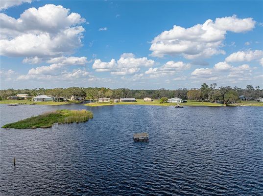 Exterior, Lake