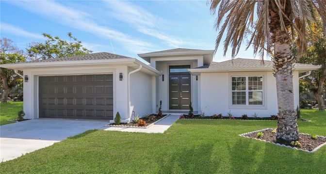Attached, Exterior, Facade, Ranch