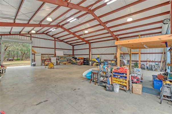 Garage, Interior, Wooden Beams