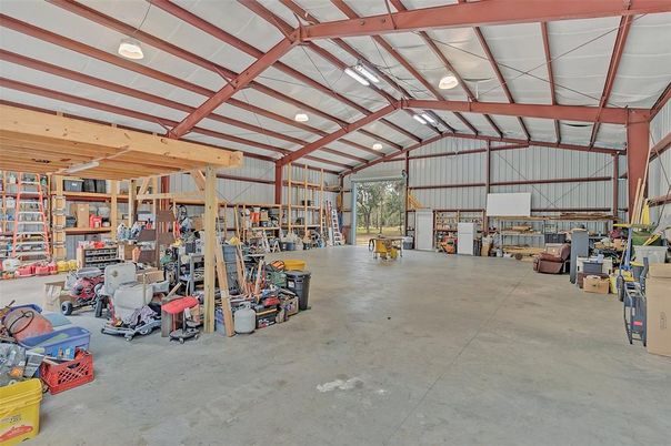Garage, Interior, Wooden Beams