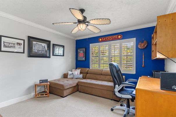 Home Office, Interior