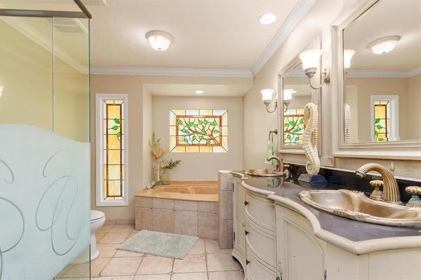 Bathroom, Interior, Recessed Lighting