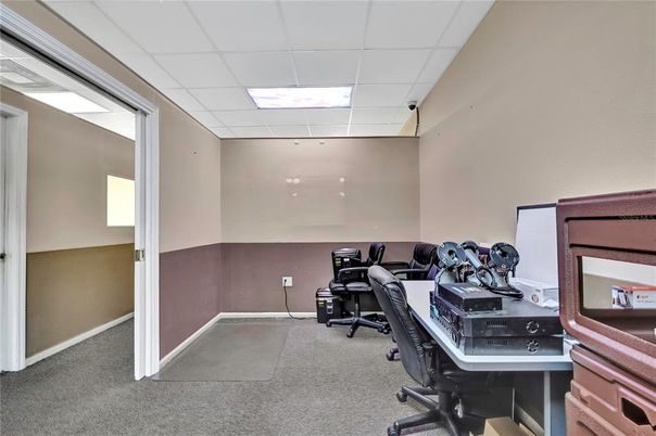 Home Office, Interior