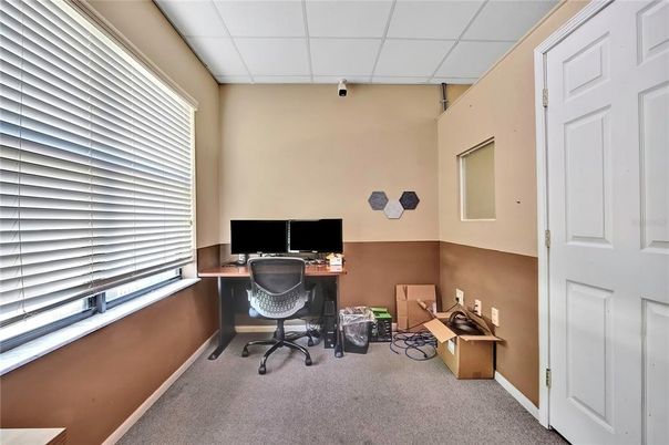 Home Office, Interior