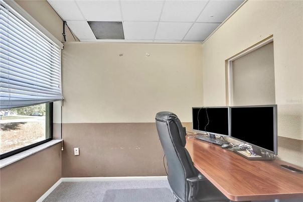 Home Office, Interior