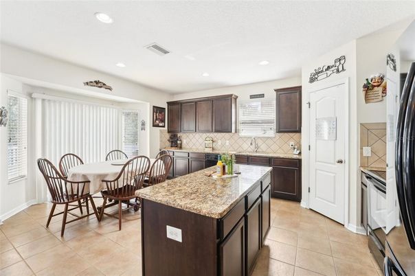 Dining room, Interior, Kitchen, Recessed Lighting