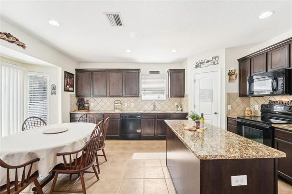Dining room, Interior, Kitchen, Recessed Lighting