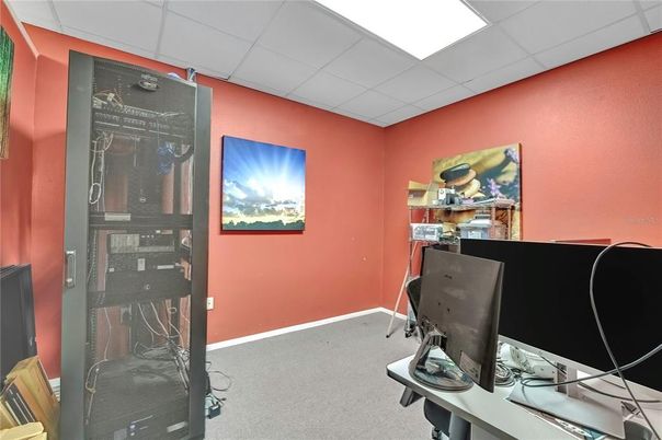 Home Office, Interior