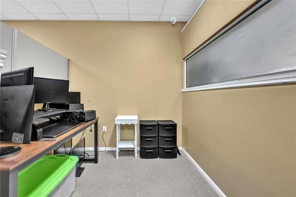 Home Office, Interior