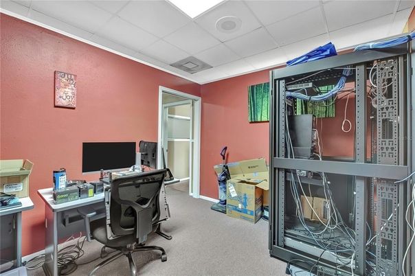 Home Office, Interior