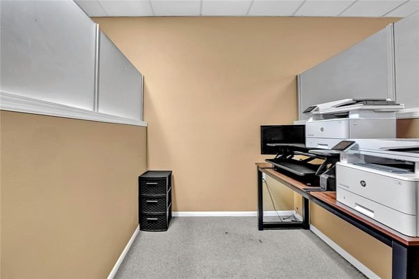 Home Office, Interior