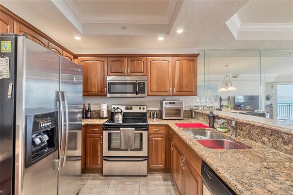 Interior, Kitchen, Pendant Lights, Recessed Lighting, Stainless Steel Appliances