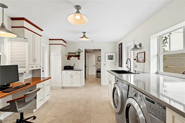 Interior, Kitchen, Pendant Lights, Washer