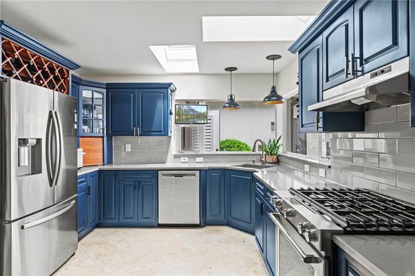 Interior, Kitchen, Pendant Lights, Stainless Steel Appliances