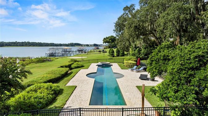 Exterior, Pool, Water
